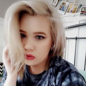 Meet your Posher, Jillian